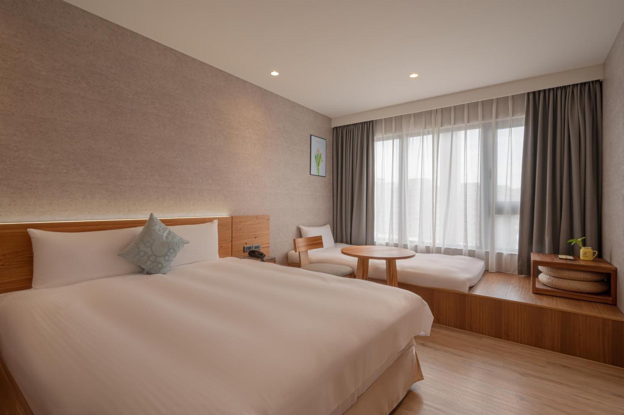 In Joy Hotel Тайчжун Экстерьер фото