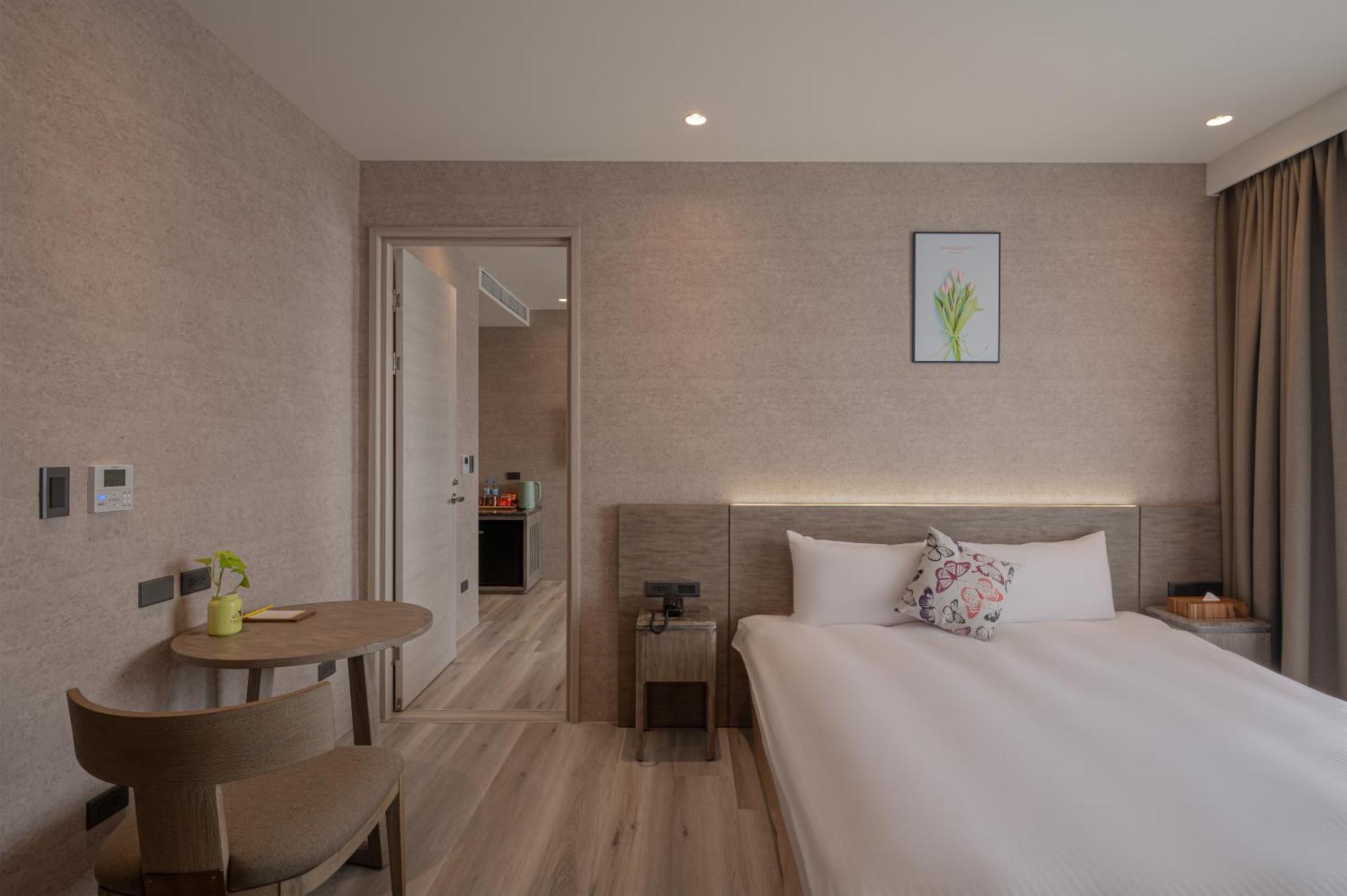 In Joy Hotel Тайчжун Экстерьер фото