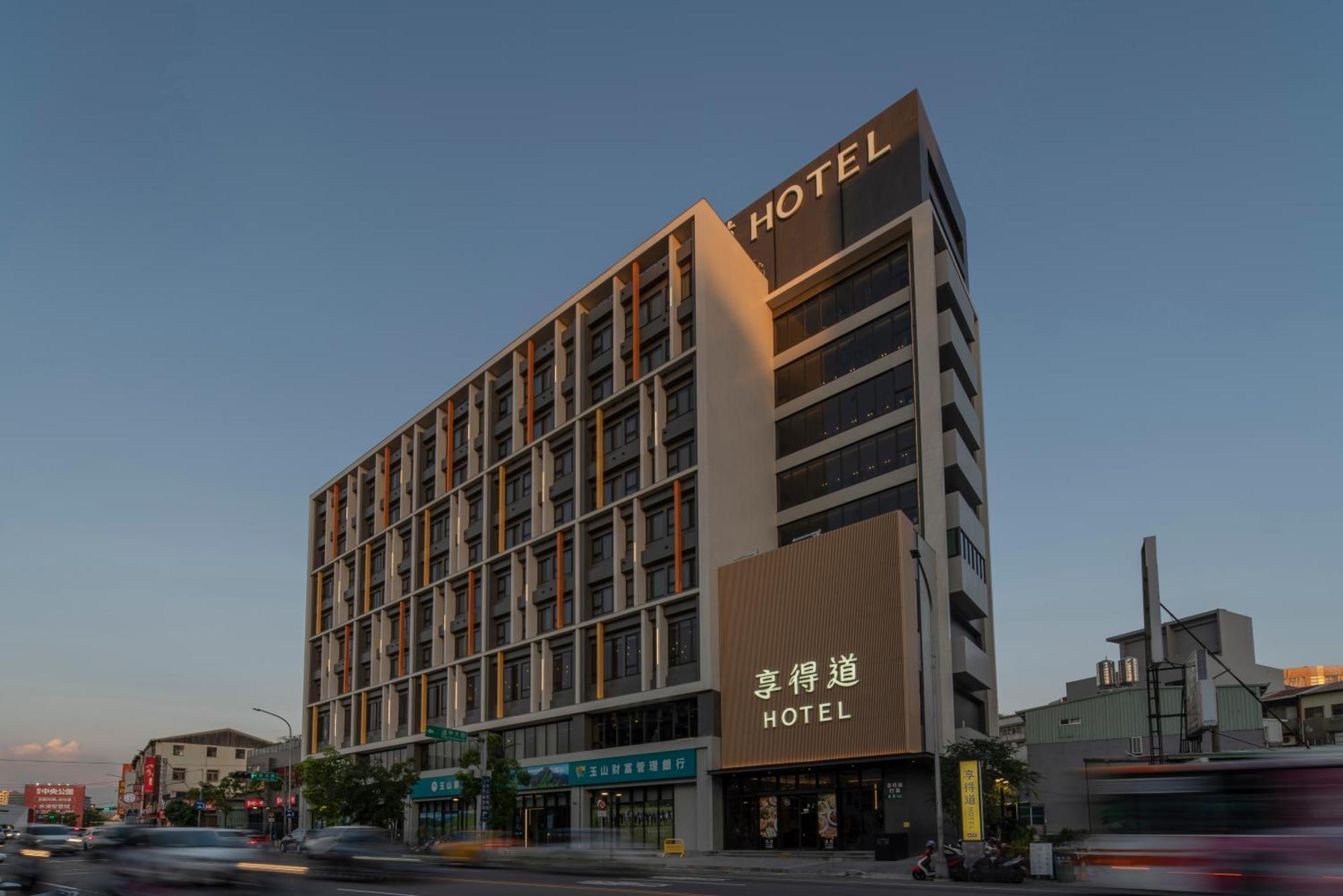 In Joy Hotel Тайчжун Экстерьер фото