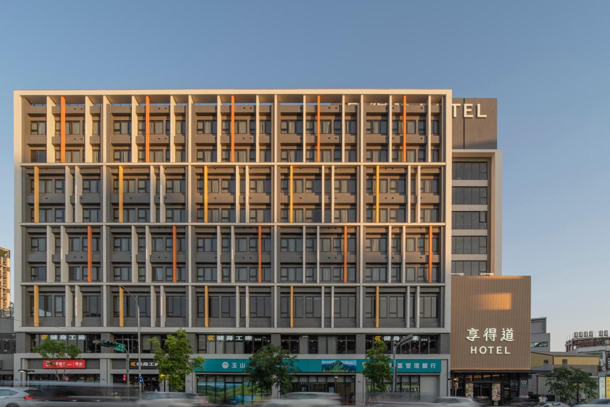 In Joy Hotel Тайчжун Экстерьер фото